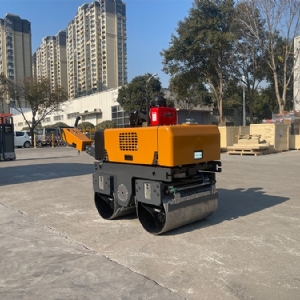 手扶压路机SVH80